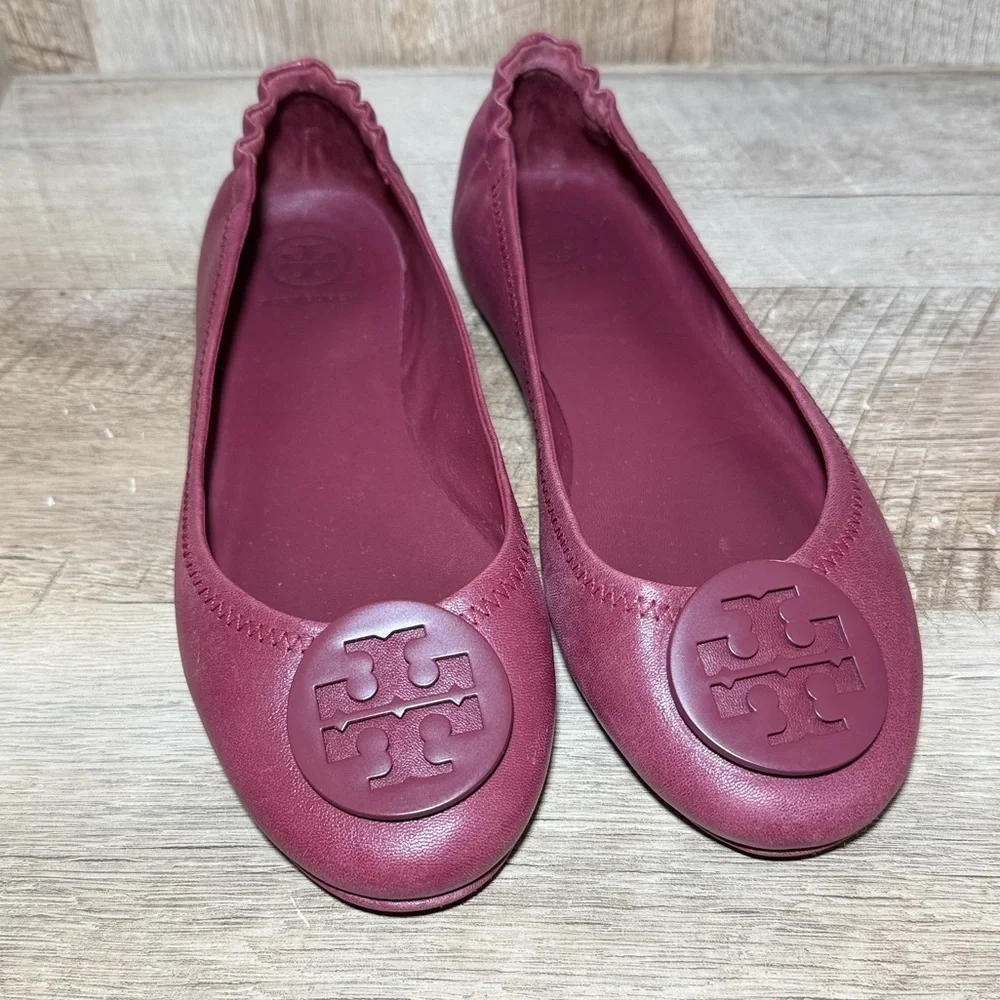 Tory Burch Minnie Travel Flats In Burgundy